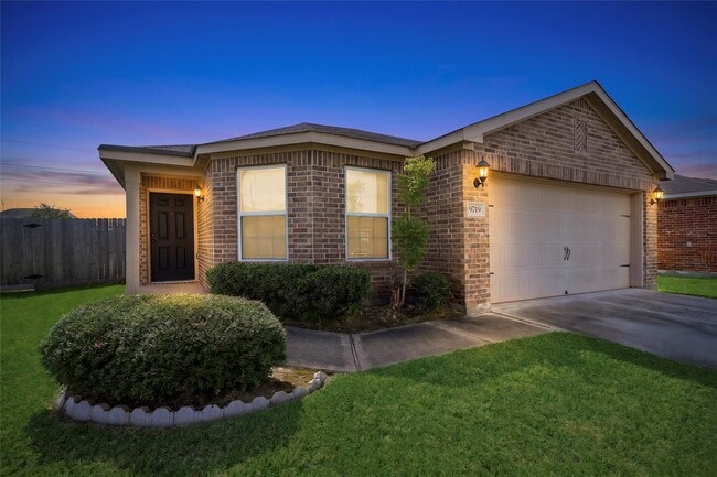 Building Photo - 9719 Montana Sapphire Ln