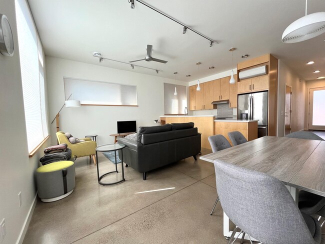 Photo - 2743 Friendly Alley