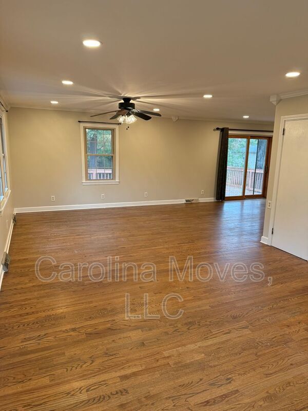 Photo - 708 W Lee Rd