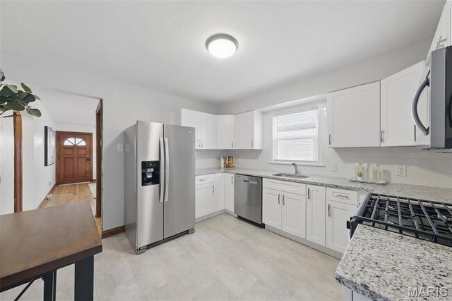 Photo - 6033 Fyler Ave