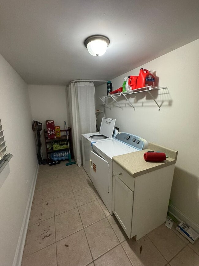 Photo - Cute Downtown 2 Bedroom Cottage!