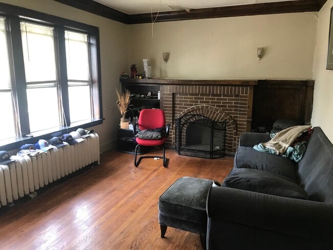 Building Photo - 1475 W 77th St Unit 1B