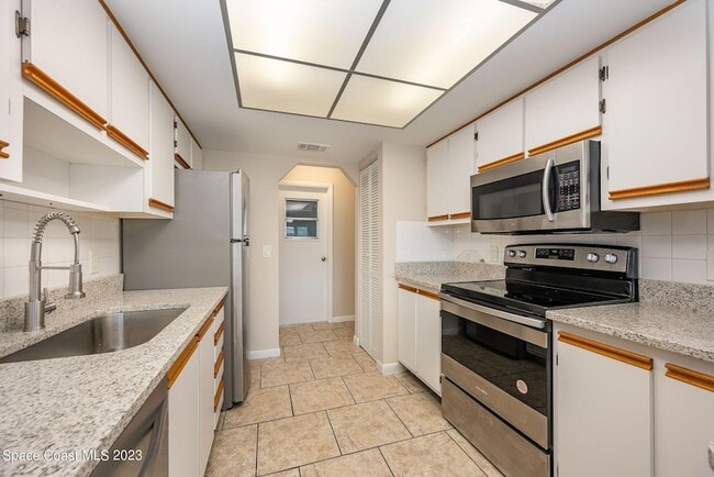 Photo - 511 Avignon Dr