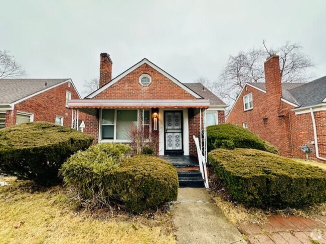 Building Photo - Nicely Updated 3 Bedroom 2 Bathroom House ...