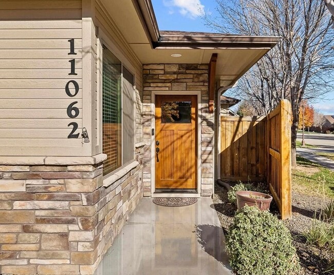 Photo - The perfect 2 bed/2bath with office patio home in the beautiful Hazelwood community just off Lake...