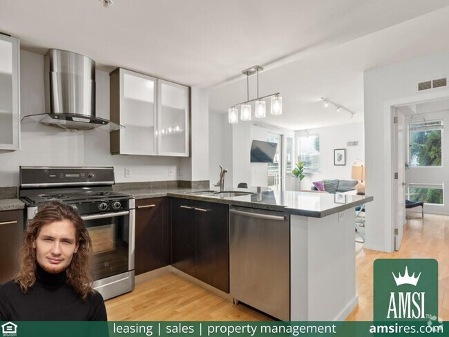 Building Photo - Stylish 1BD/1BA Condo in SOMA/South Beach Unit 402