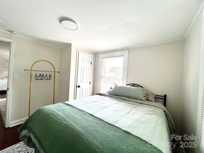 Photo - 1034 Charles Ave