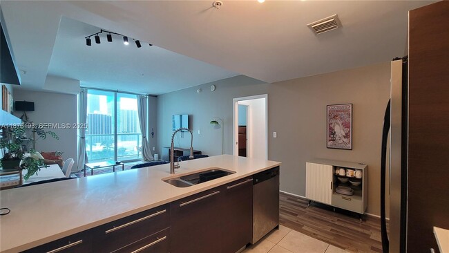 Photo - 1900 N Bayshore Dr Unit 2009