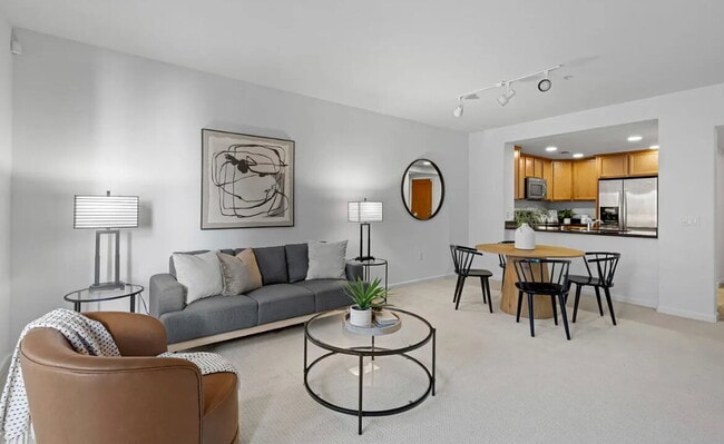 "Chic & Spacious 1-Bedroom Retreat with Ce... - "Chic & Spacious 1-Bedroom Retreat with Ce... Apartment