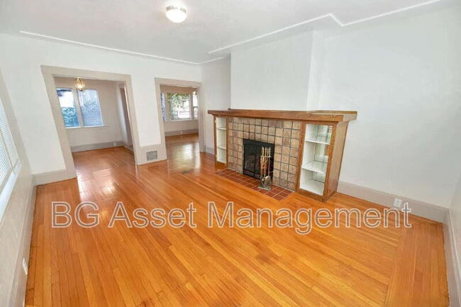 Photo - 3808 Lakeshore Ave