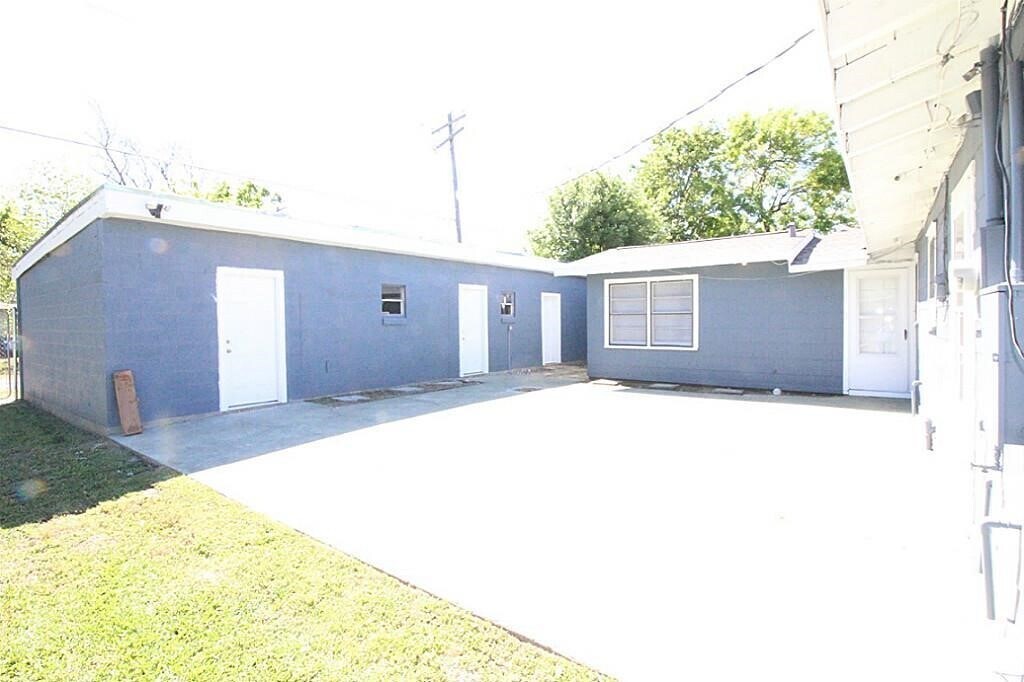 Photo - 110 14th St N