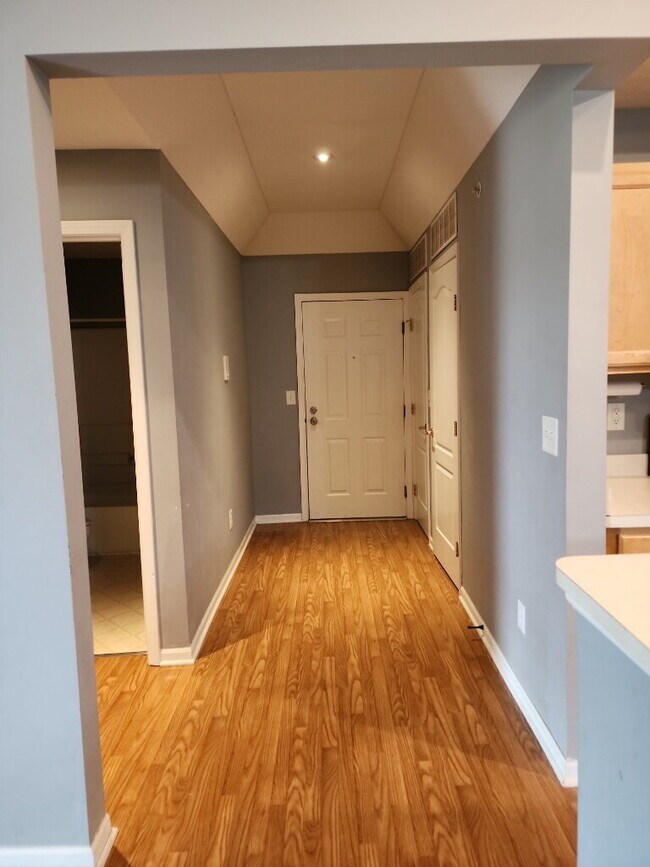 Photo - 6553 Dorothy's Creek