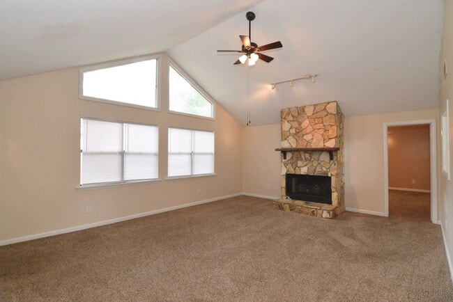 Photo - 3 bed/2 bath in Lakeside School District, with rear deck!