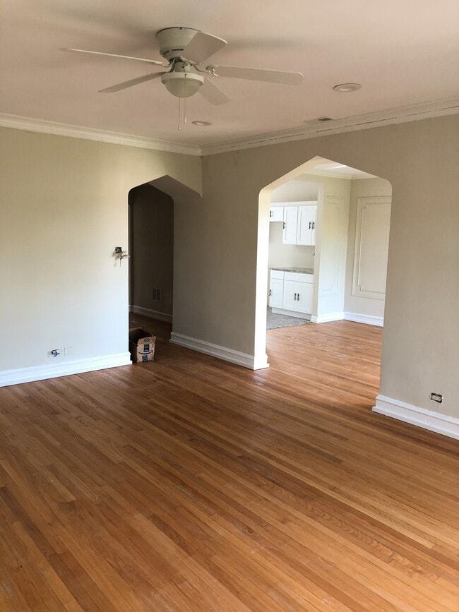 Photo - 7845 S Kingston Ave Unit 3