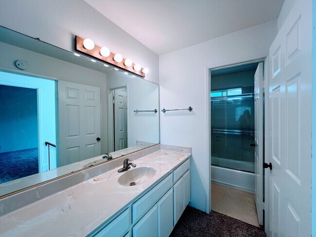 Photo - Gorgeous Pacific Beach 2 Bed 2.5 Bath Townhouse