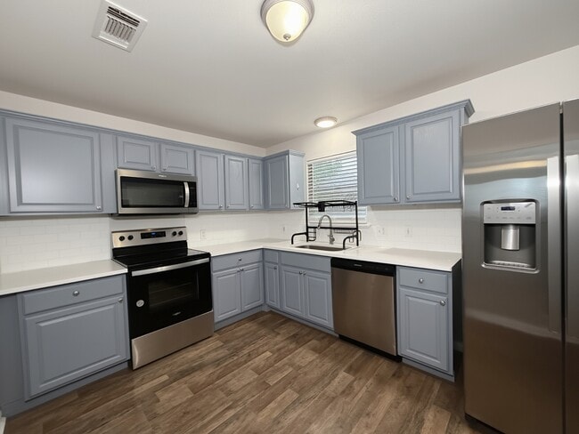 Photo - 701 N Mirick Ave