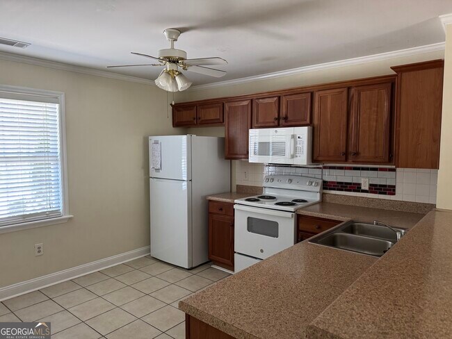 Photo - 135 Logmont Trace