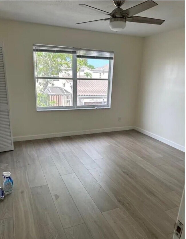 Photo - 10535 NW 57th St