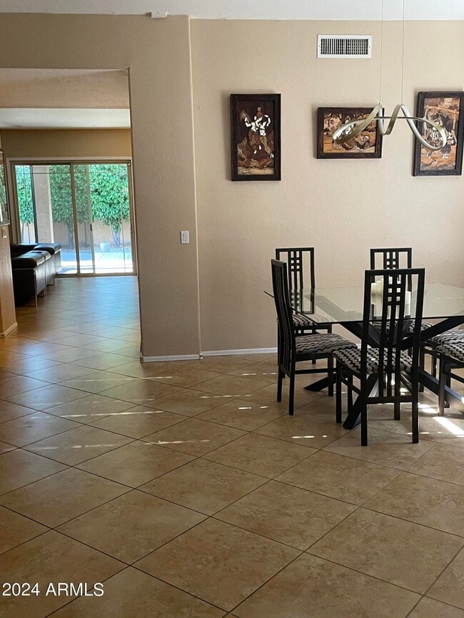 Photo - 1433 W Longhorn Dr