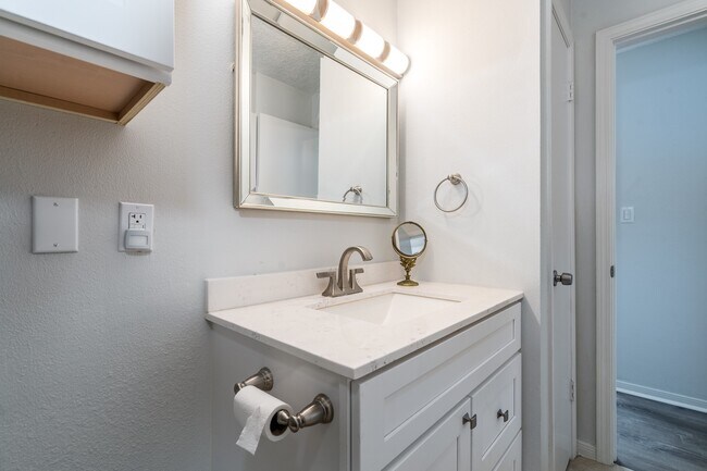 203 B Lakeview Terrace Unidad B