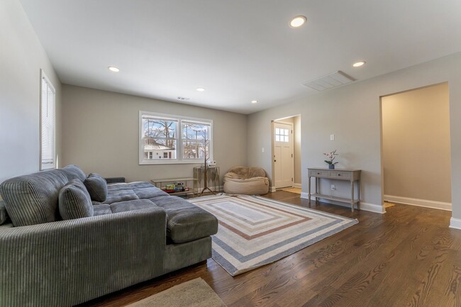 Photo - 1700 N Linden Ave