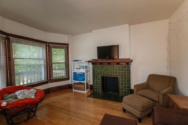 Photo - Farwell House