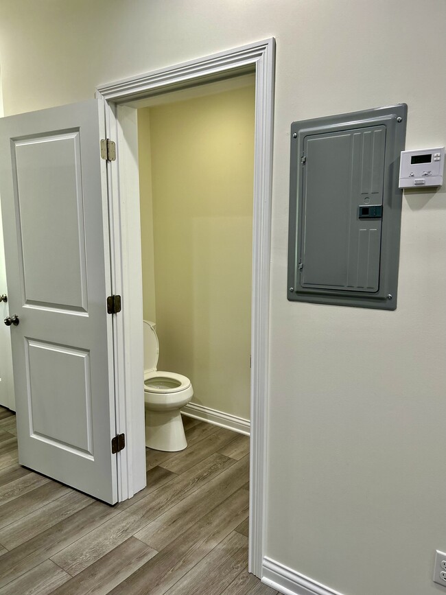 Downstairs Bathroom - 192 Fairway Ln Unit A