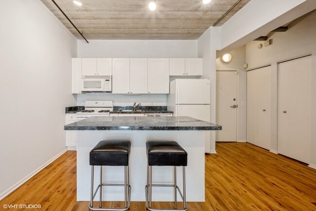 Photo - 1440 S Michigan Ave