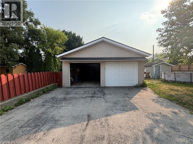 Photo - 248 Felan Ave