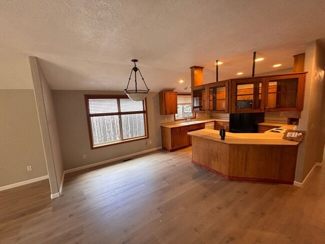Building Photo - Beautiful 4 bedroom 2 bathroom home coming soon!!