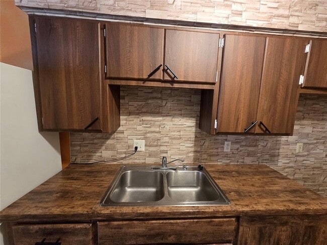 Photo - 401 SE 12th St Unidad 143