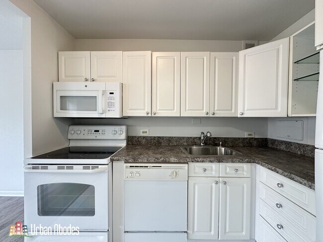 Photo - 1335 N Dearborn St Unit 10E