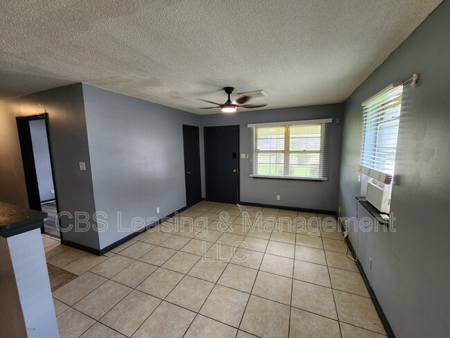 Photo - 2703 Gregg Ave