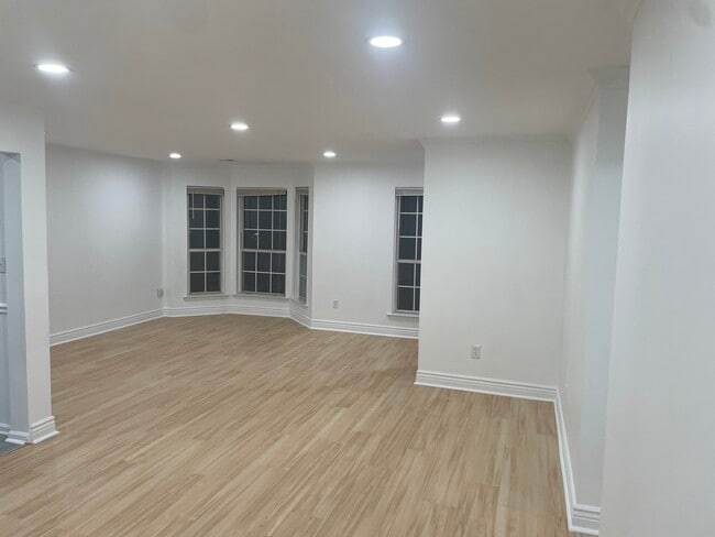 Sala de estar - 41 Walnut St