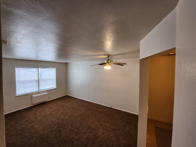 Building Photo - 719 Villa St Rental