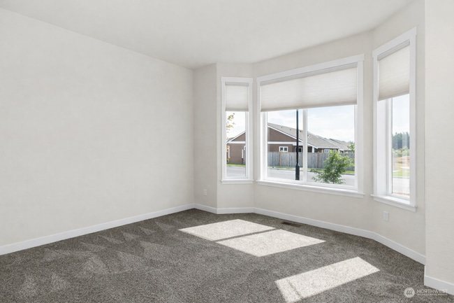 Photo - 641 Maggee St SE