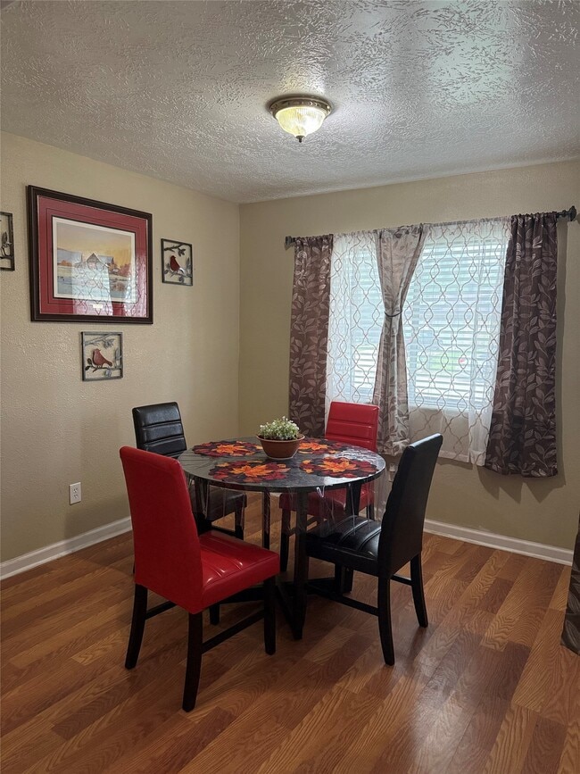 Photo - 335 Anchor Way