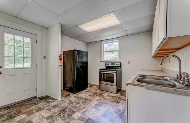 Photo - 975 Dorsey Ave