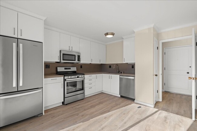 Building Photo - 444 Richmond Dr Unit 444 Richmond Dr.,   4