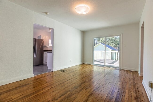 Photo - 2946 Pannell St