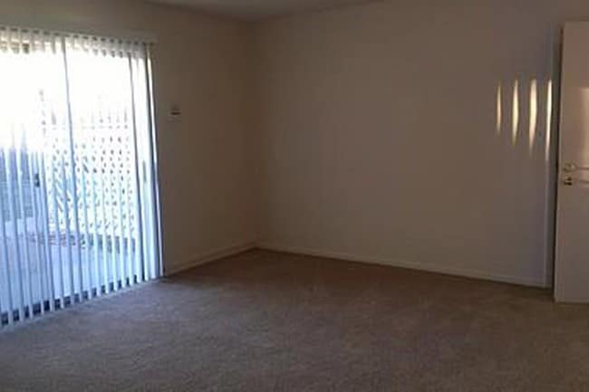 Photo - Bethany Park Plaza