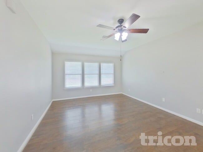 Photo - 10951 Royal Forest Dr