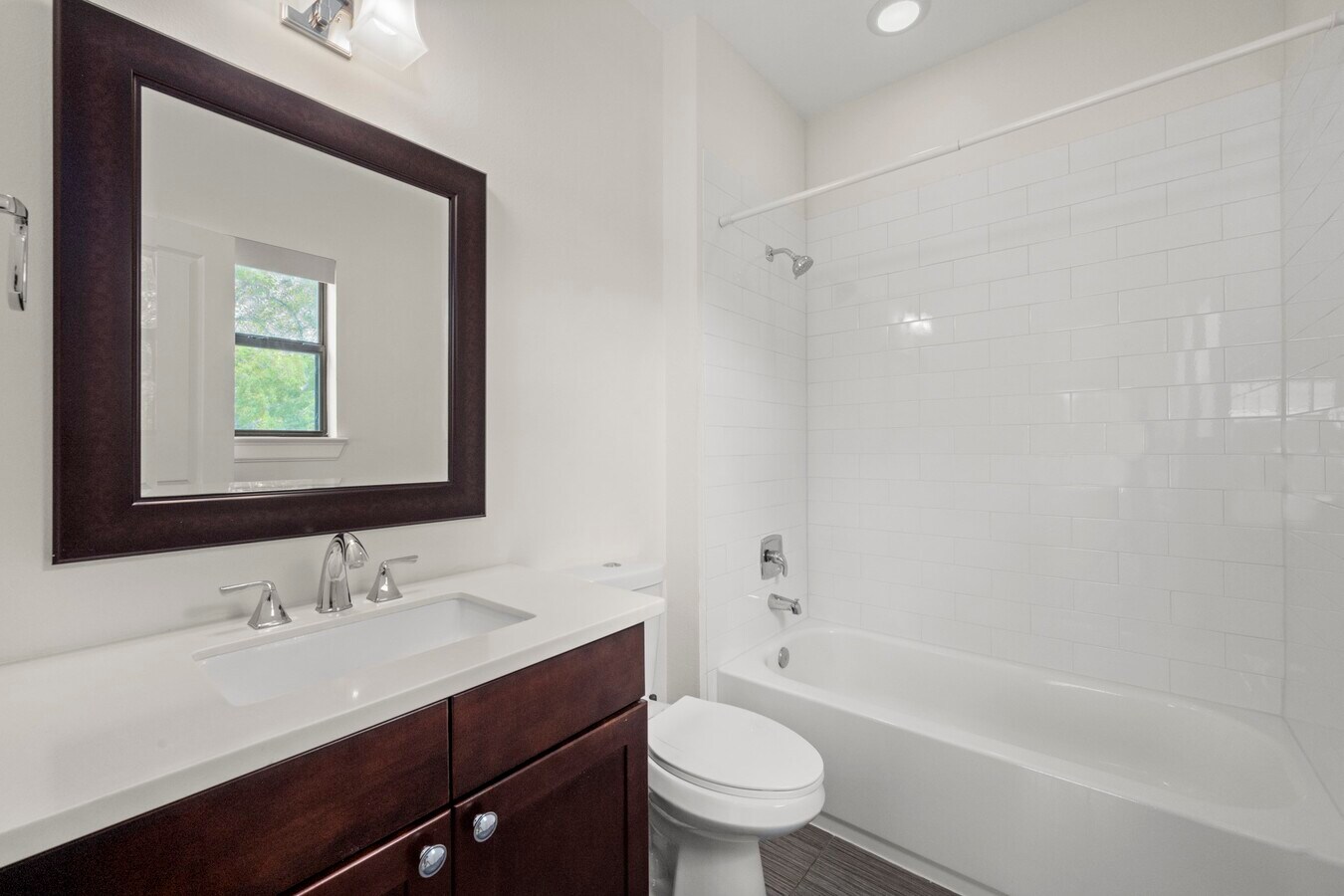 Photo - 742 W 24th St