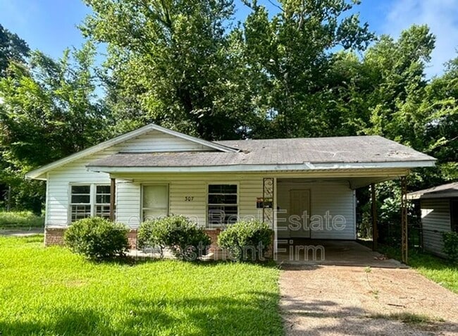 Photo - 307 W 71st St