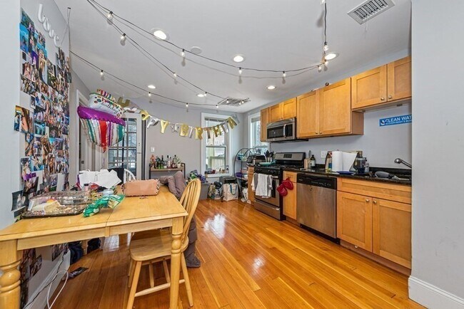 Photo - Central Location in Mission Hill. Massive Unit. Eat-in Kitchen.In-Unit Washer/Dryer,  Dishwasher,...