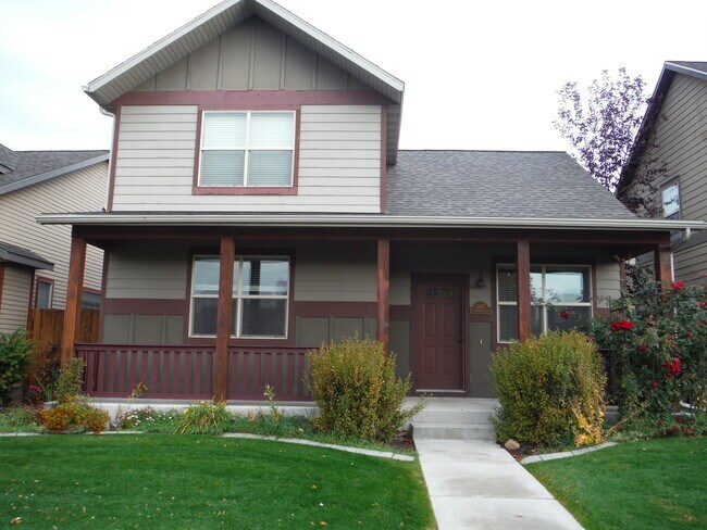 Beautiful 3 Bedroom, 2 Bathroom Home - Beautiful 3 Bedroom, 2 Bathroom Home