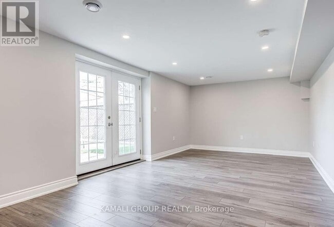 Photo - 580 Capilano Crescent