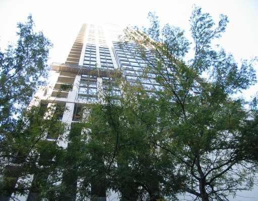 Building Photo - 1122 N Clark St Unit 1509