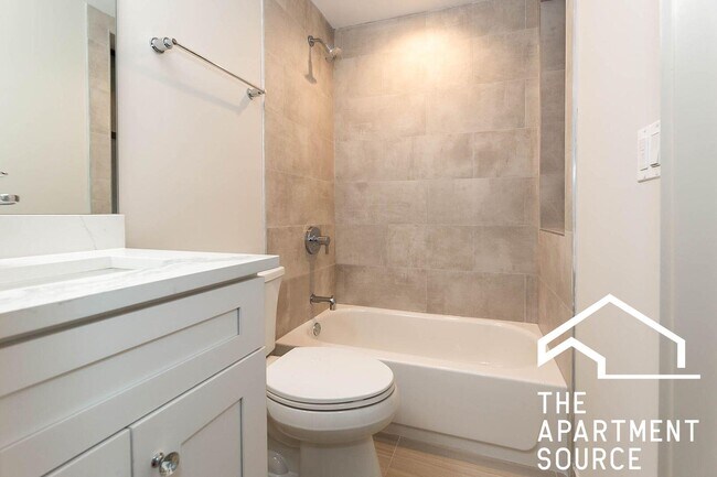 Photo - 4602 N Winchester Ave Unit 1E
