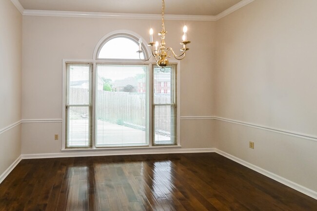 Photo - 4415 Richmond Cir S